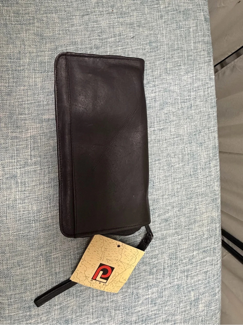 Piel  Black Leather Wristlet Wallet - Unbranded
